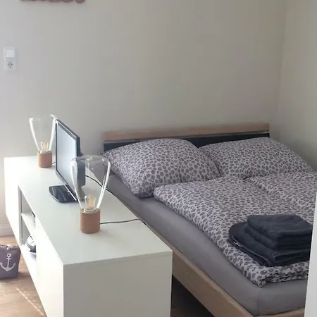 Ferienwohnung „Lüttje Nüst“ Emden Exterior foto
